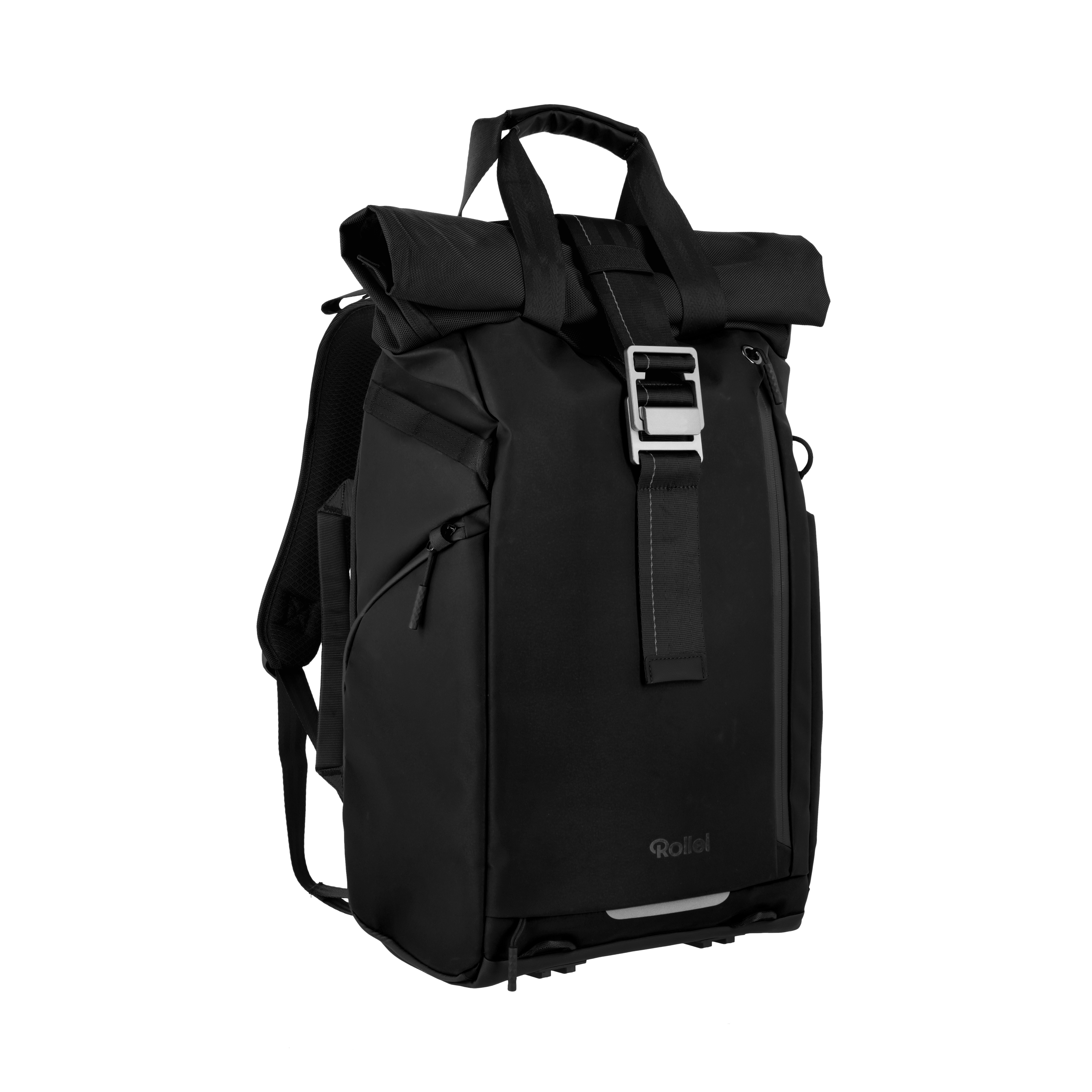 Schwarzer Rucksack mit Rollverschluss, silberner Schnalle und Rollei-Logo.