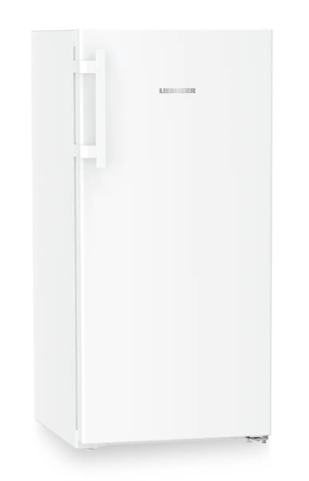 Ein schlanker, weißer Liebherr-Kühlschrank mit silbernem Griff und Logo.