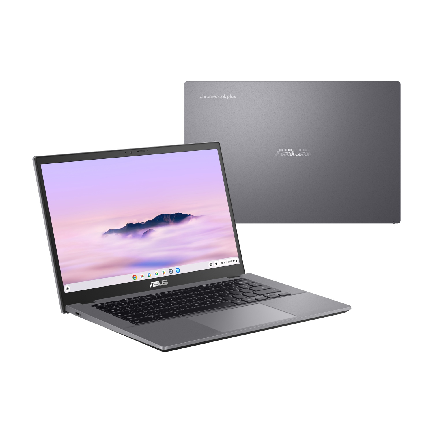 Un laptop Asus Chromebook Plus grigio aperto con uno sfondo montano sullo schermo.