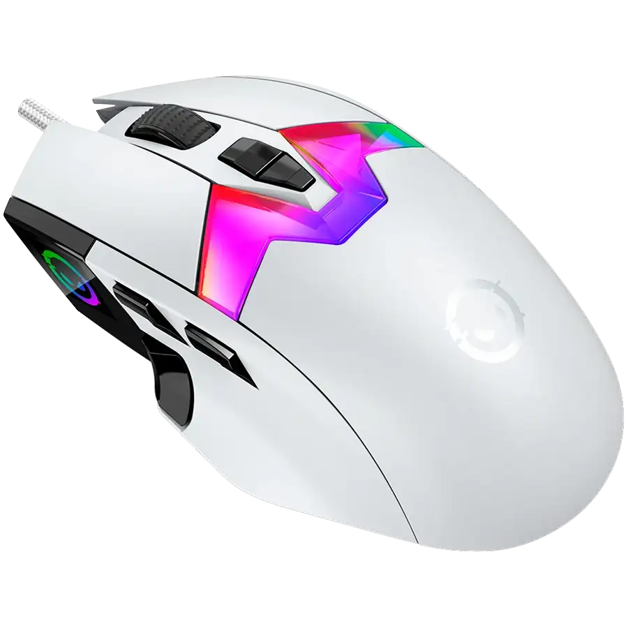Egy fehér gamer egér RGB világítással és fekete görgetőkerékkel.