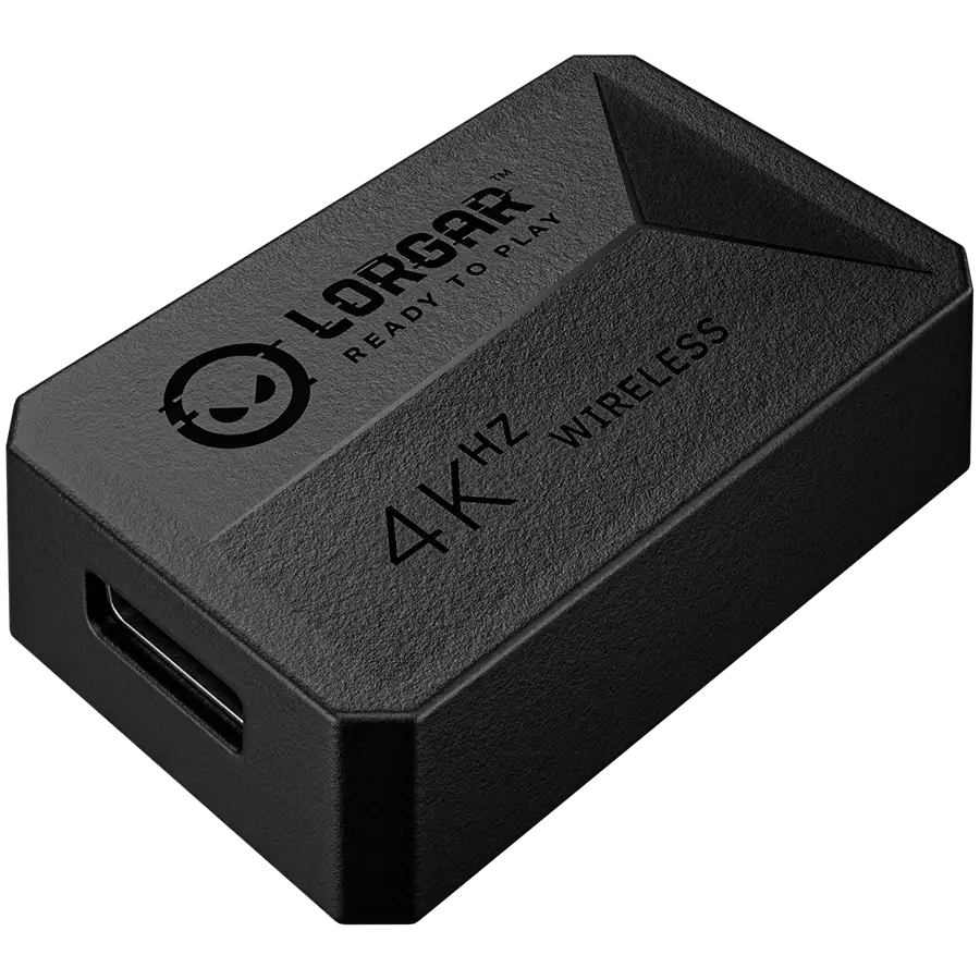 Egy fekete Lorgar 4KHz vezeték nélküli adapter USB-C porttal fekete háttéren.