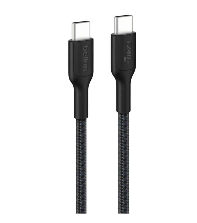 Örgülü kılıflı iki siyah USB-C kablosu yan yana duruyor.