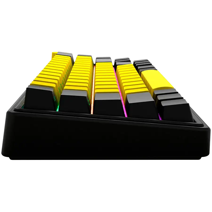 Egy fekete billentyűzet sárga billentyűsapkákkal és RGB világítással fekete háttéren.