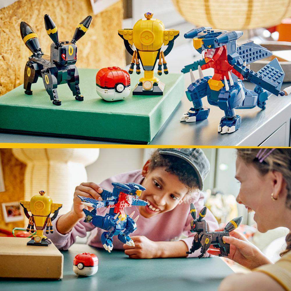 Zwei Szenen: Oben Lego Pokémon Modelle. Unten Kinder spielen mit Modellen.
