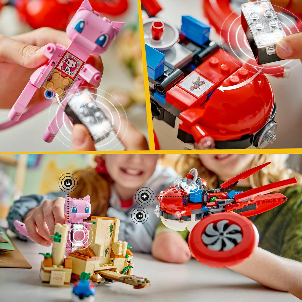 Kinder bauen und spielen mit Lego Pokémon Figuren und Fahrzeugen.