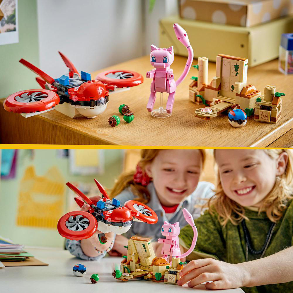 Zwei Szenen: Oben Lego-Figuren auf einem Tisch. Unten Kinder bauen Lego.