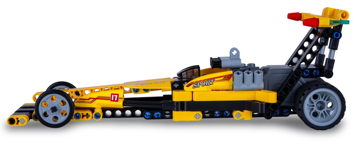 Egy sárga Lego versenyautó fekete és szürke részletekkel, 17-es számmal.