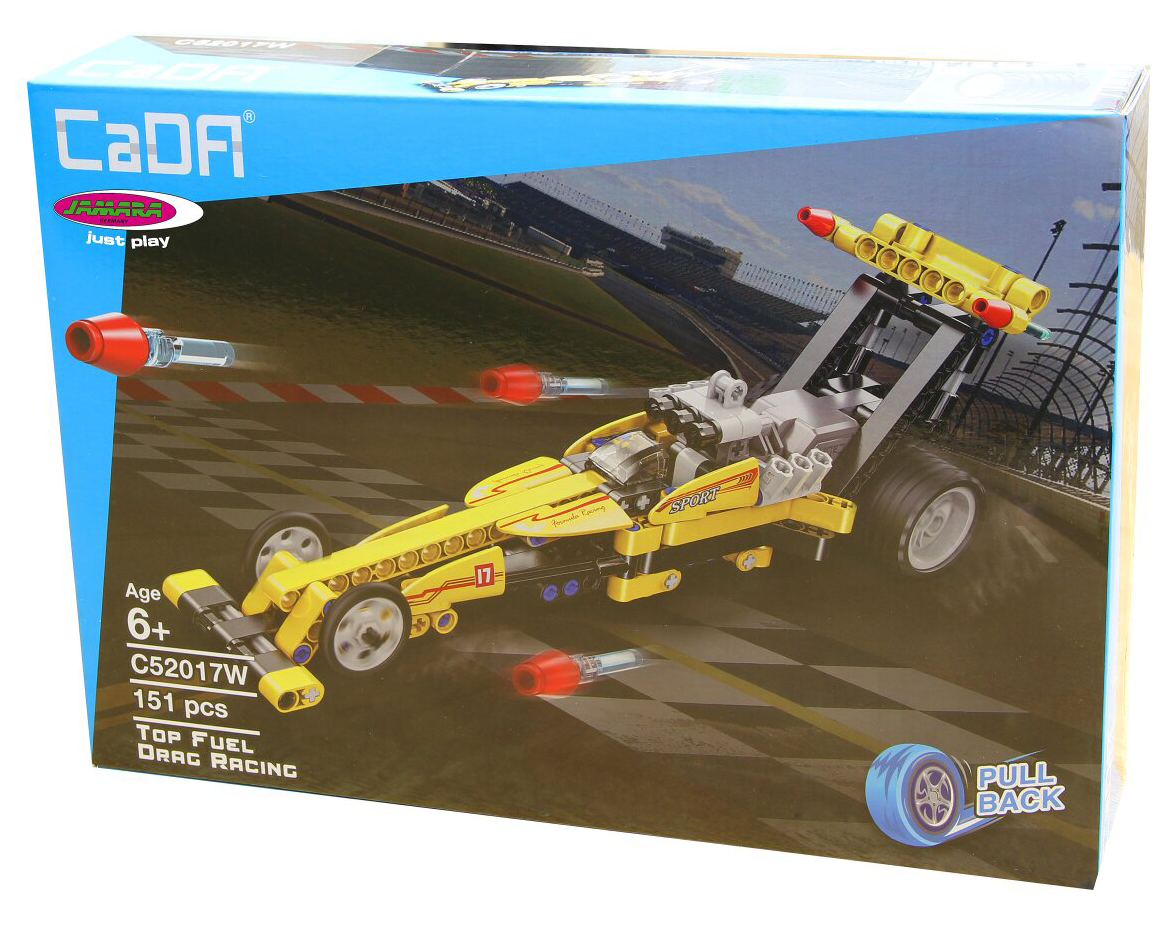 Sárga dragster építőkészlet piros rakéttákkal versenypályán.