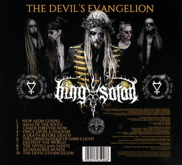 Fünf Musiker posieren für das Albumcover von "The Devil's Evangelion" mit dunkler Kleidung und Totenköpfen.