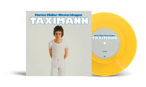 Ein Mann in Weiß steht neben einer gelben Schallplatte. Cover von 'Taximann'.