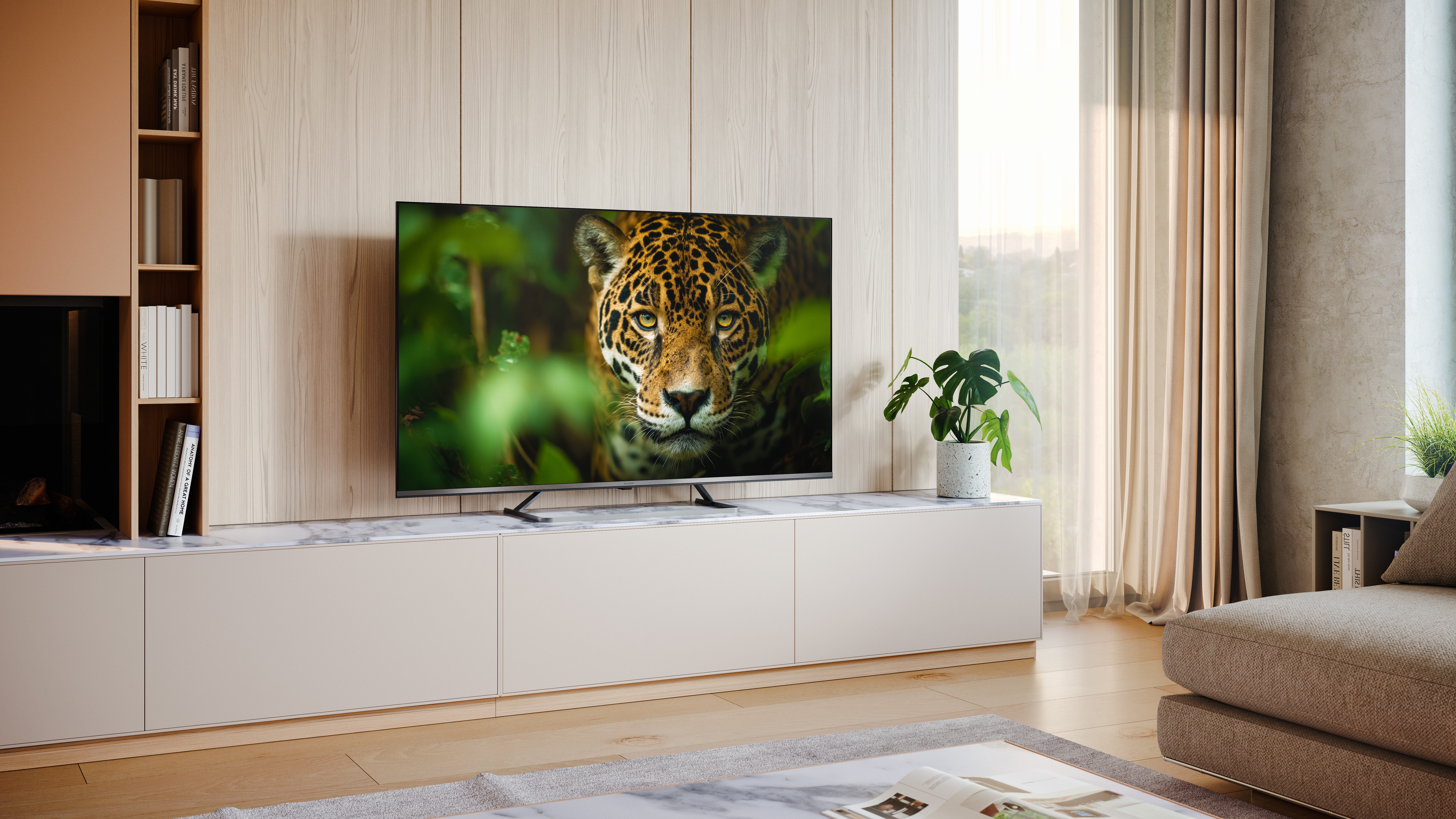 Jaguara na ekranie telewizora w nowoczesnym salonie.