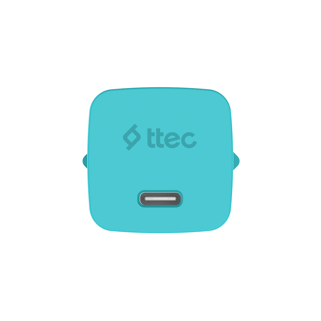 Ttec logolu ve USB-C portlu turkuaz şarj adaptörü.