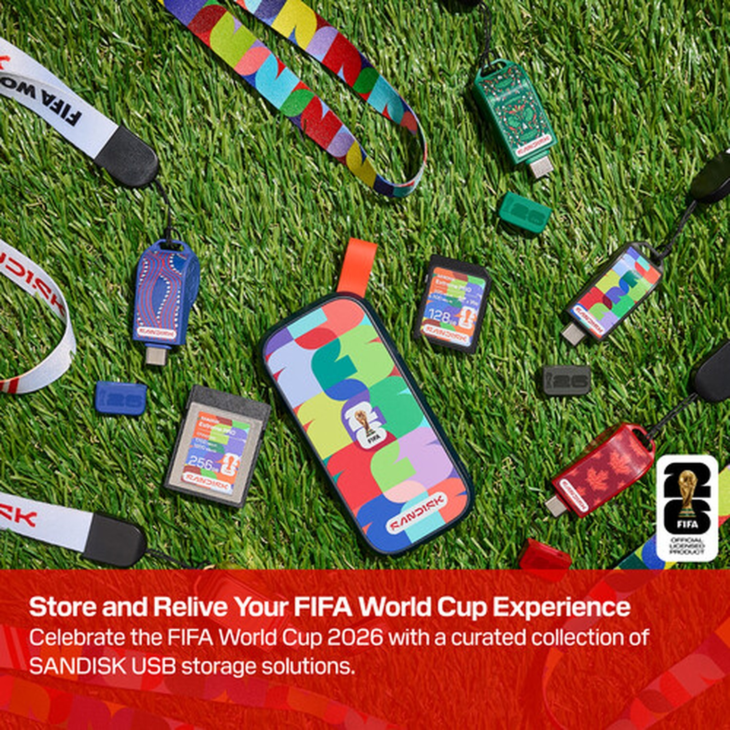 Diverse SanDisk USB-sticks en SD-kaarten met FIFA World Cup-logo op gras.