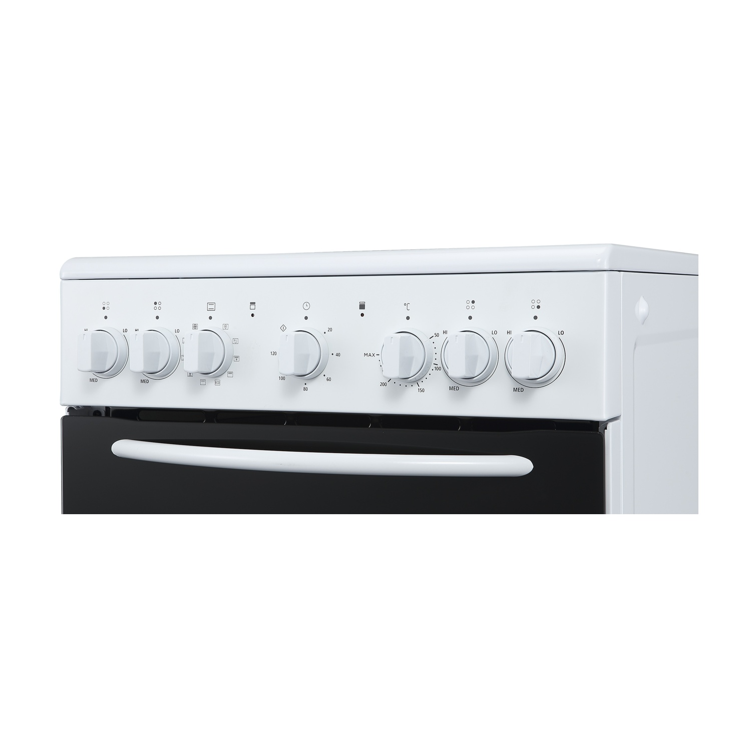 Forno bianco con manopole di controllo e porta in vetro nero. Primo piano.