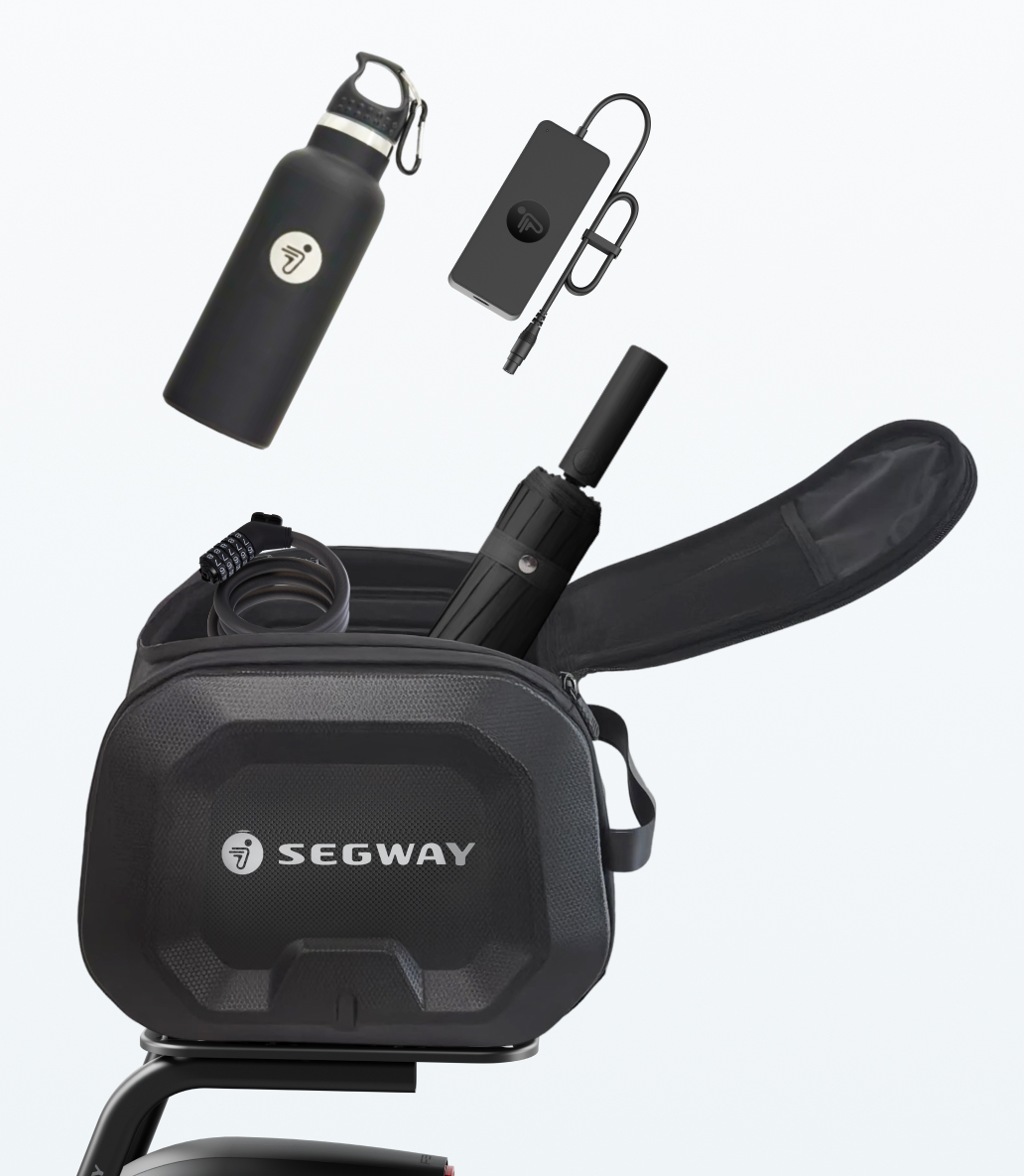 Fekete Segway táska kulaccsal, töltővel, esernyővel és zárral.