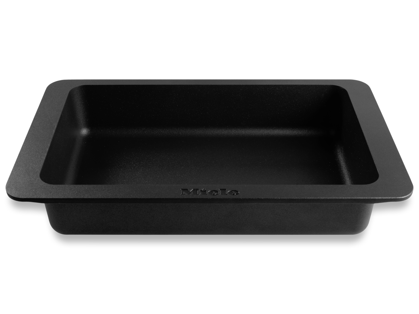 Schwarze rechteckige Backform mit Miele-Logo, auf schwarzem Hintergrund.