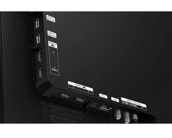 Tylny panel telewizora z widocznymi portami USB, HDMI, LAN i antennowymi.