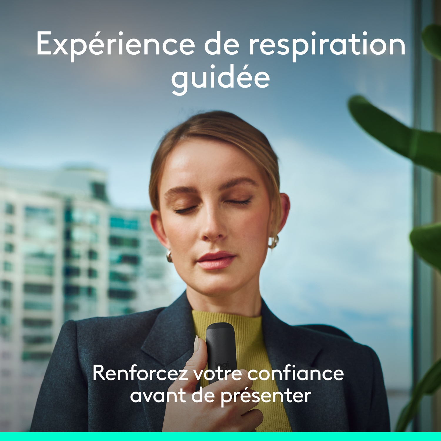 Femme tient appareil noir, yeux fermés, avec texte 'Expérience de respiration guidée.'