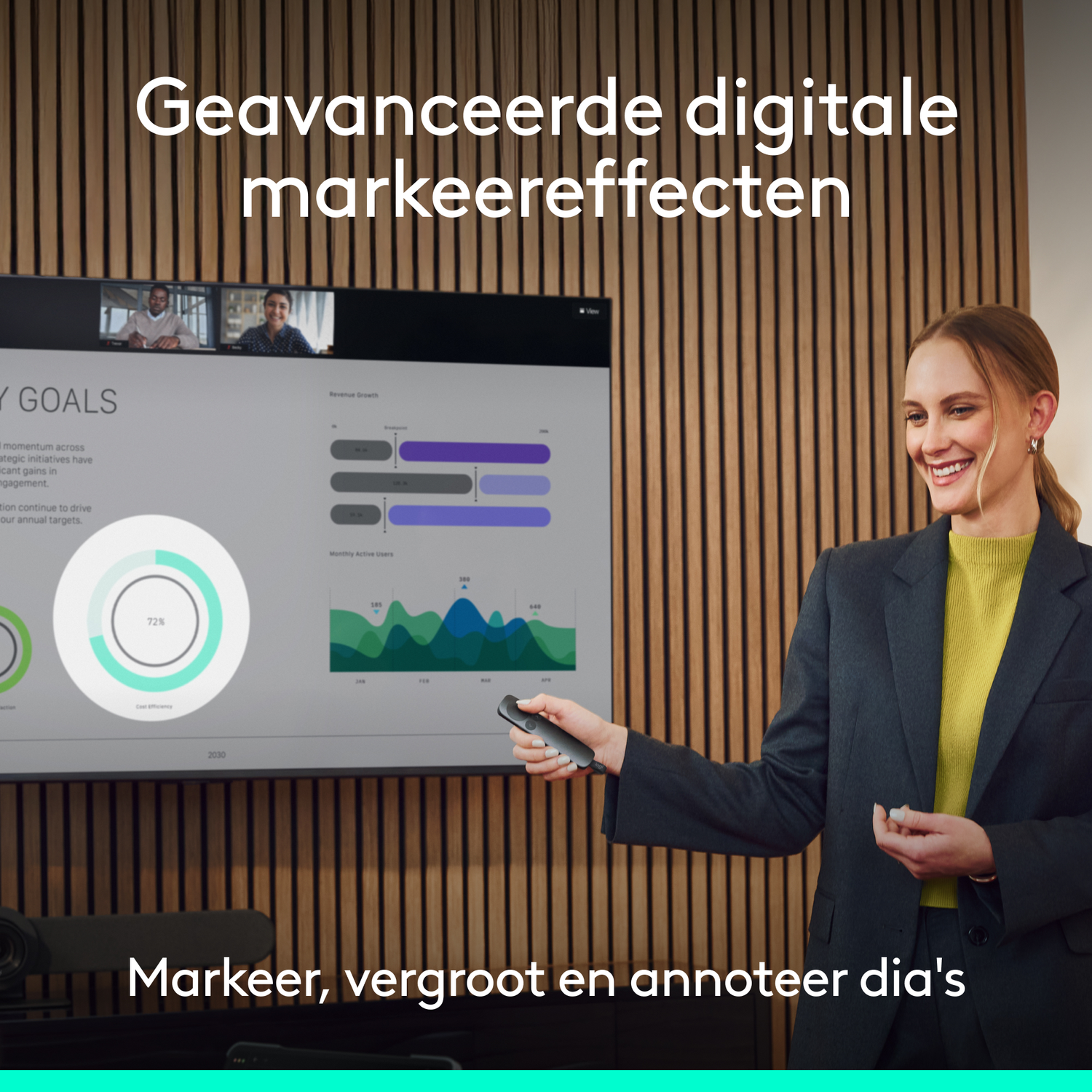 Een vrouw in een donker pak presenteert digitale grafieken op een scherm.