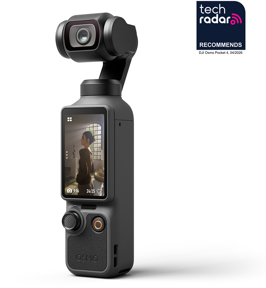 Fekete DJI Osmo Pocket 4 gimbal kamera képernyővel, amely egy nőt mutat. TechRadar logó.