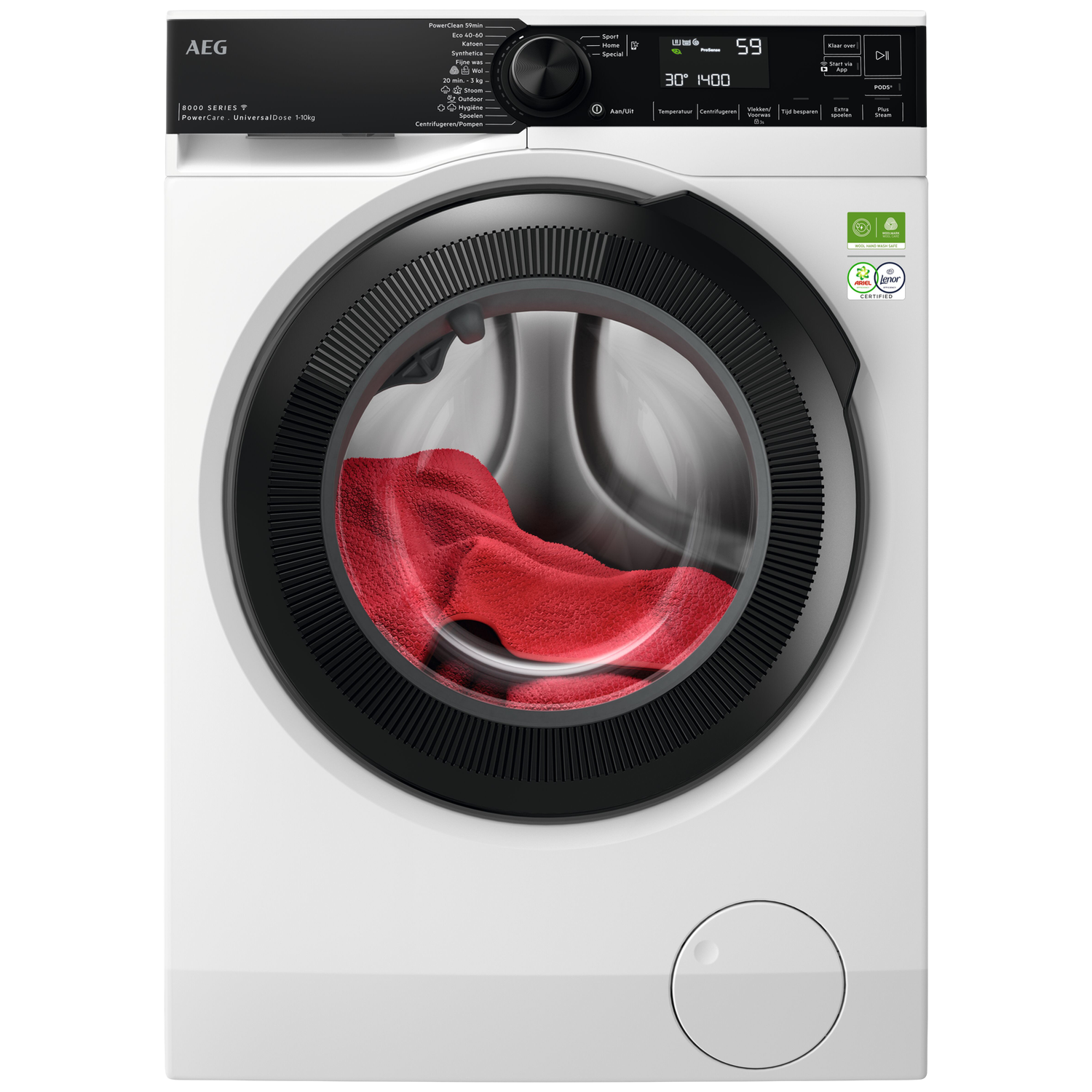 Een witte AEG wasmachine met een rode handdoek in de trommel. Bedieningspaneel met display.