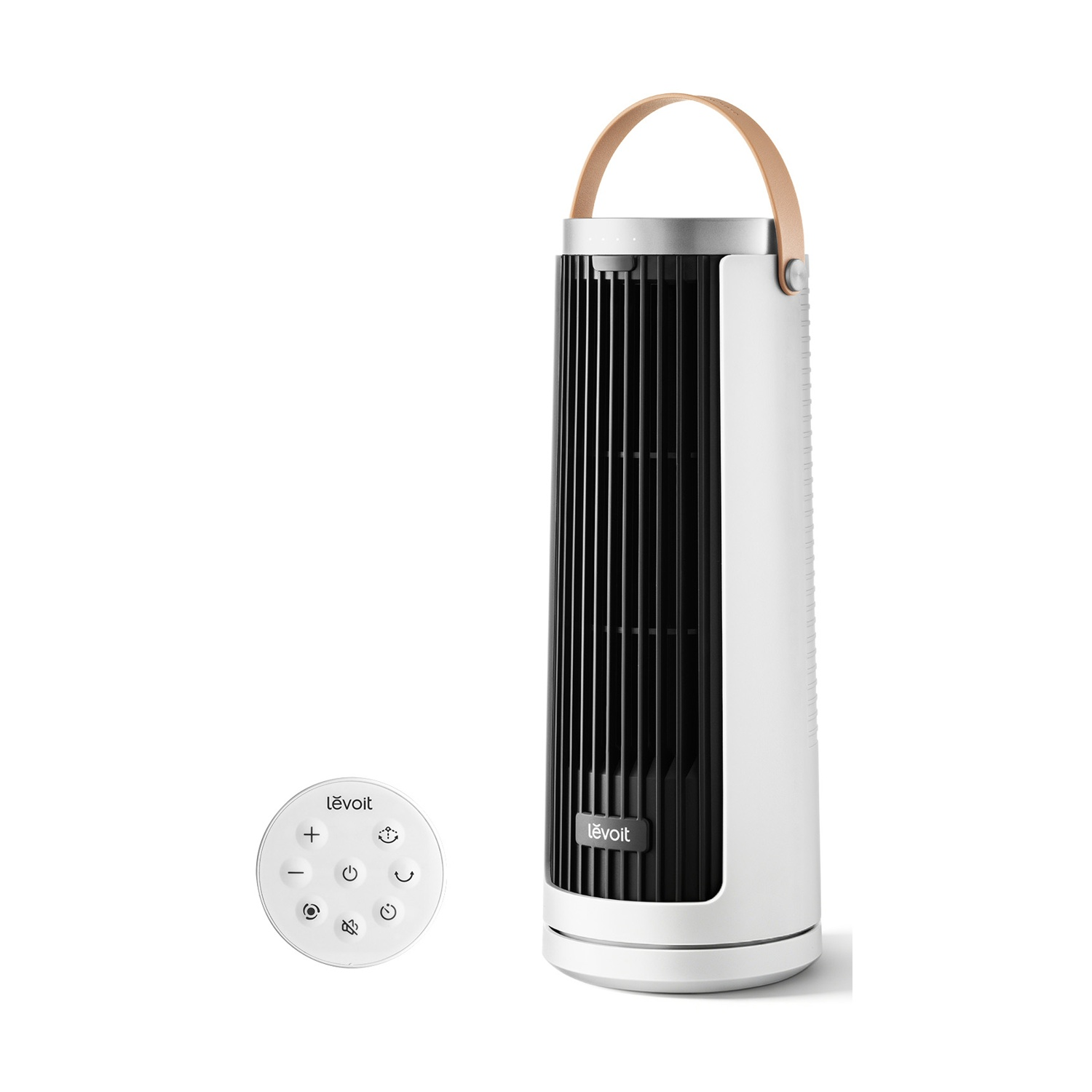 Ventilatore a torre bianco con griglia nera e manico in pelle. Un telecomando bianco rotondo è accanto.