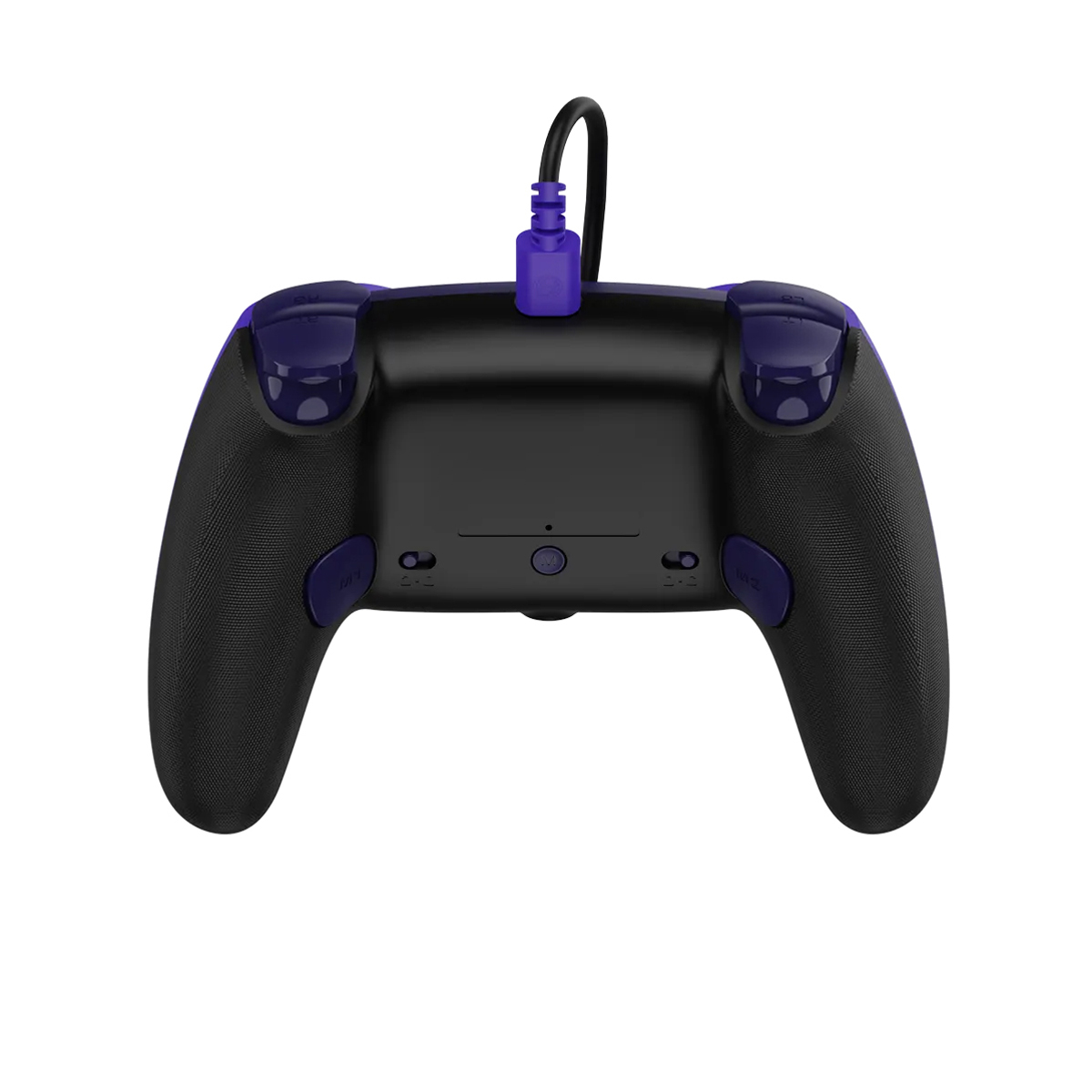 Schwarzer Controller mit lila Akzenten und Kabel, auf weißem Hintergrund.