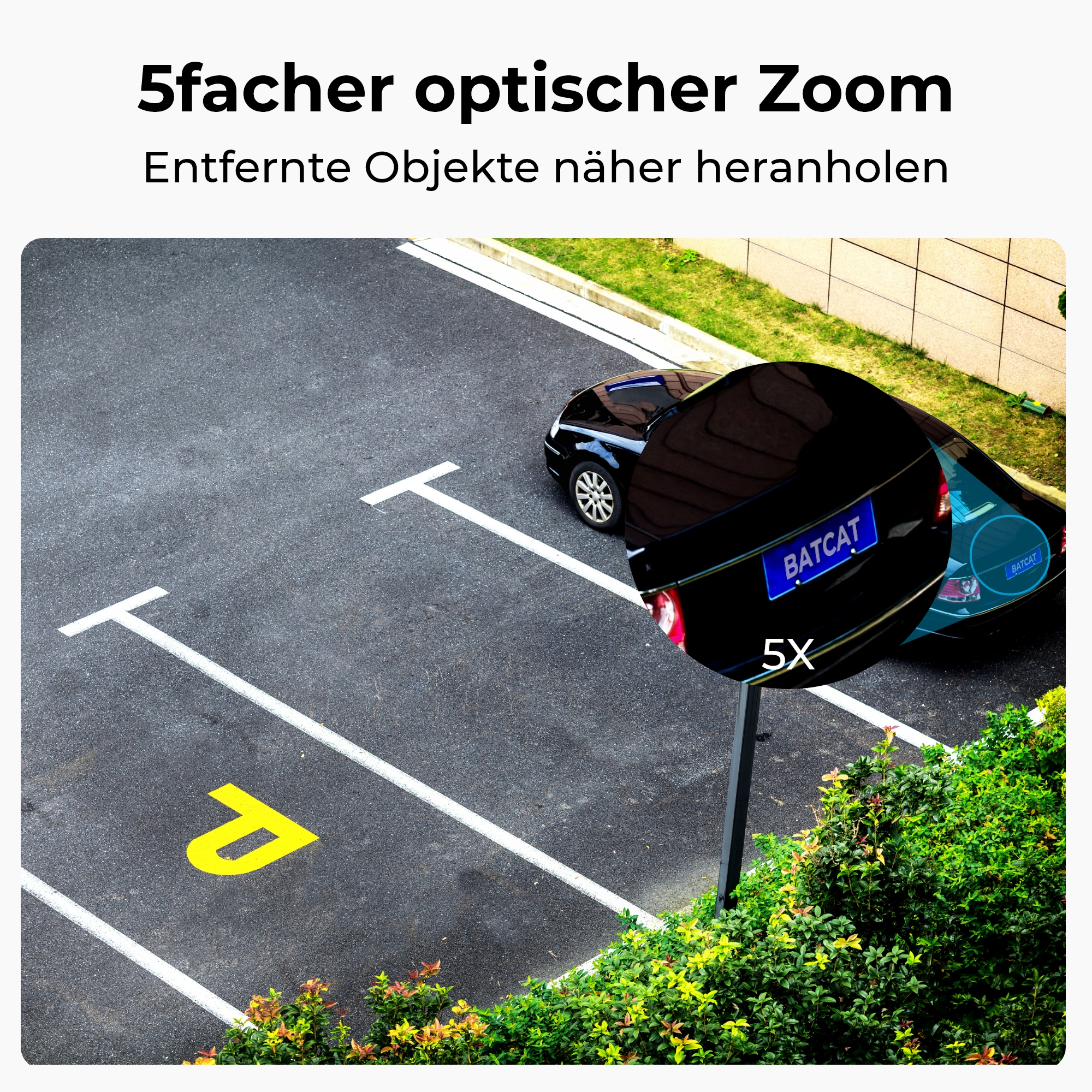 Ein schwarzes Auto parkt auf einem Parkplatz. Zoom zeigt Nummernschild.