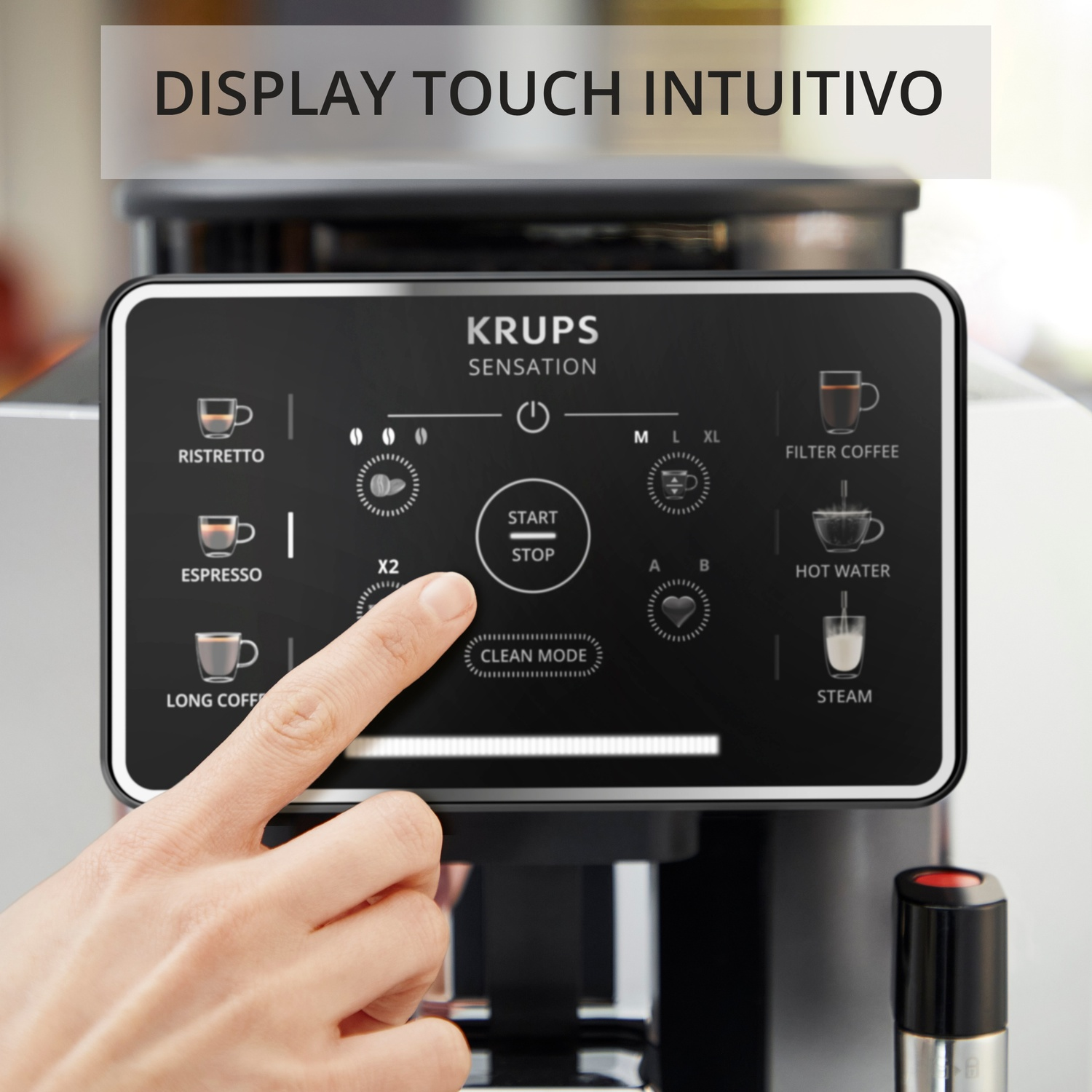 Un dito tocca il display intuitivo di una macchina da caffè, selezionando opzioni.