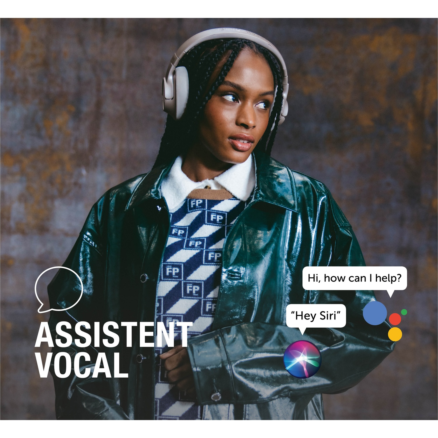 Femme portant un casque et une veste brillante, avec icônes d'assistant vocal.
