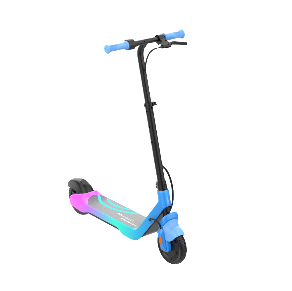 Mavi gidonlu ve renkli tabanlı siyah elektrikli scooter.