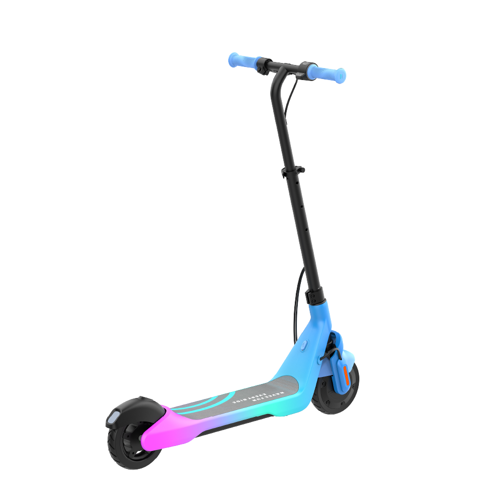 Pembe ve turkuaz tabanlı mavi elektrikli scooter.