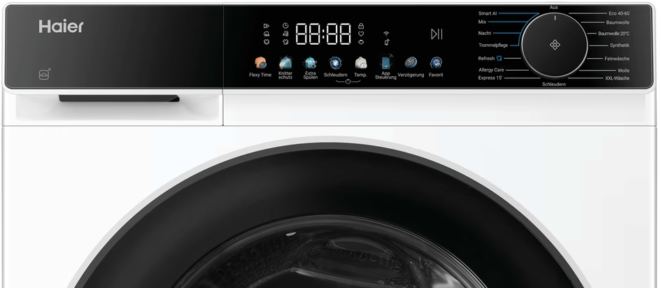 Nahaufnahme des weißen Haier Waschmaschinen-Bedienfelds mit Digitalanzeige und Drehknopf.