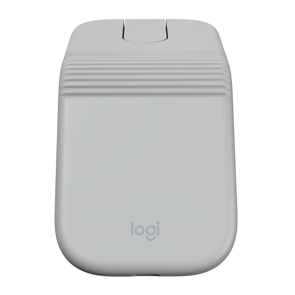Ratón Logitech gris con parte superior acanalada y logo visible.
