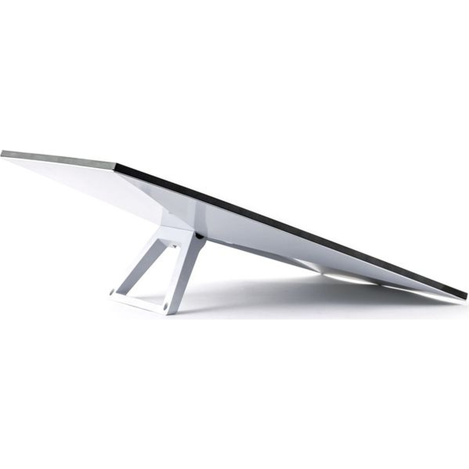 Un moniteur blanc incliné avec un support métallique fin sur fond blanc.