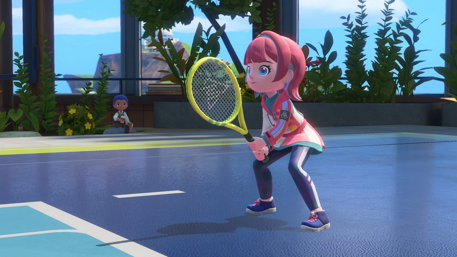 Una chica de dibujos animados con pelo rosa juega al tenis en una cancha azul.