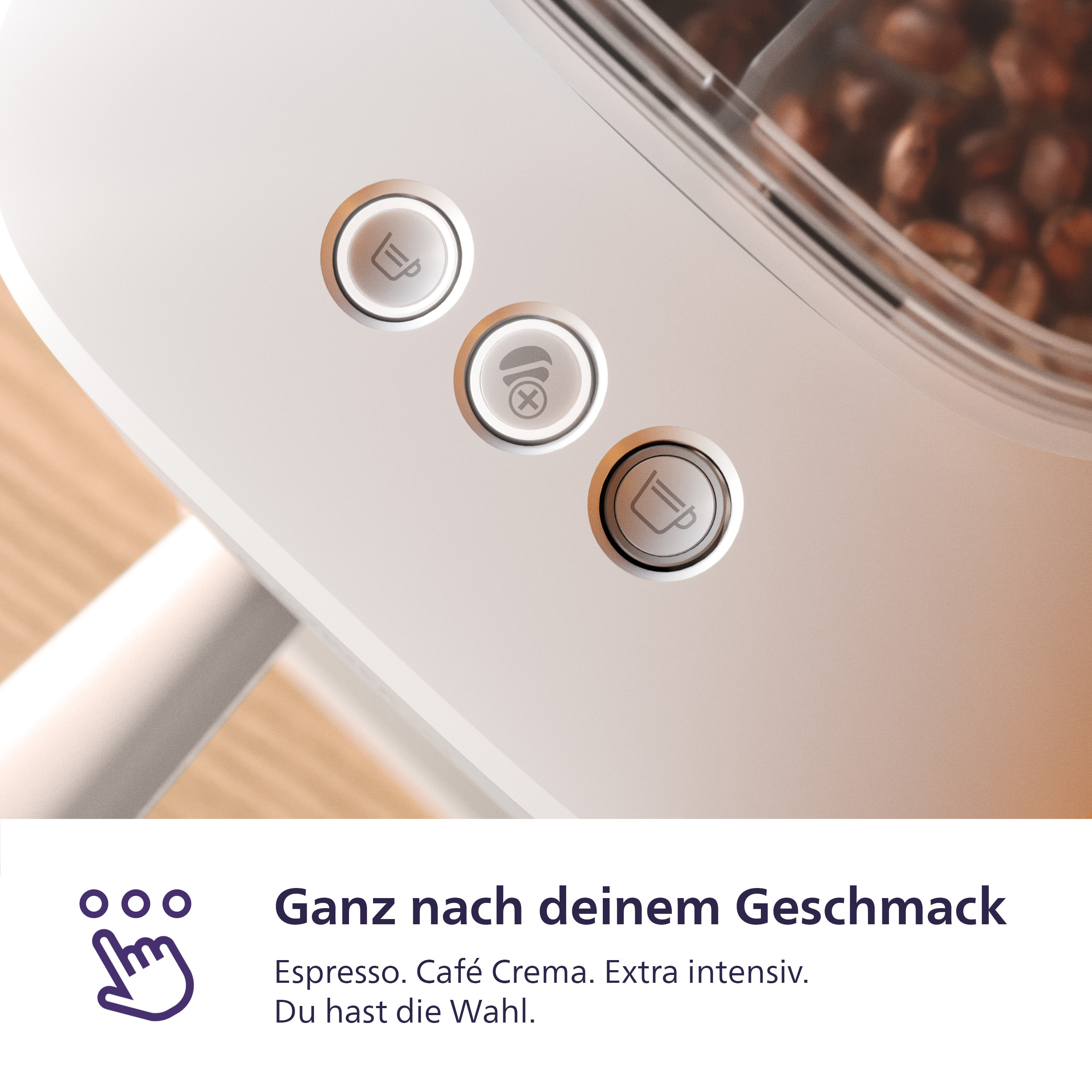 Eine weiße Kaffeemaschine mit drei Tasten und Kaffeebohnen im Behälter.