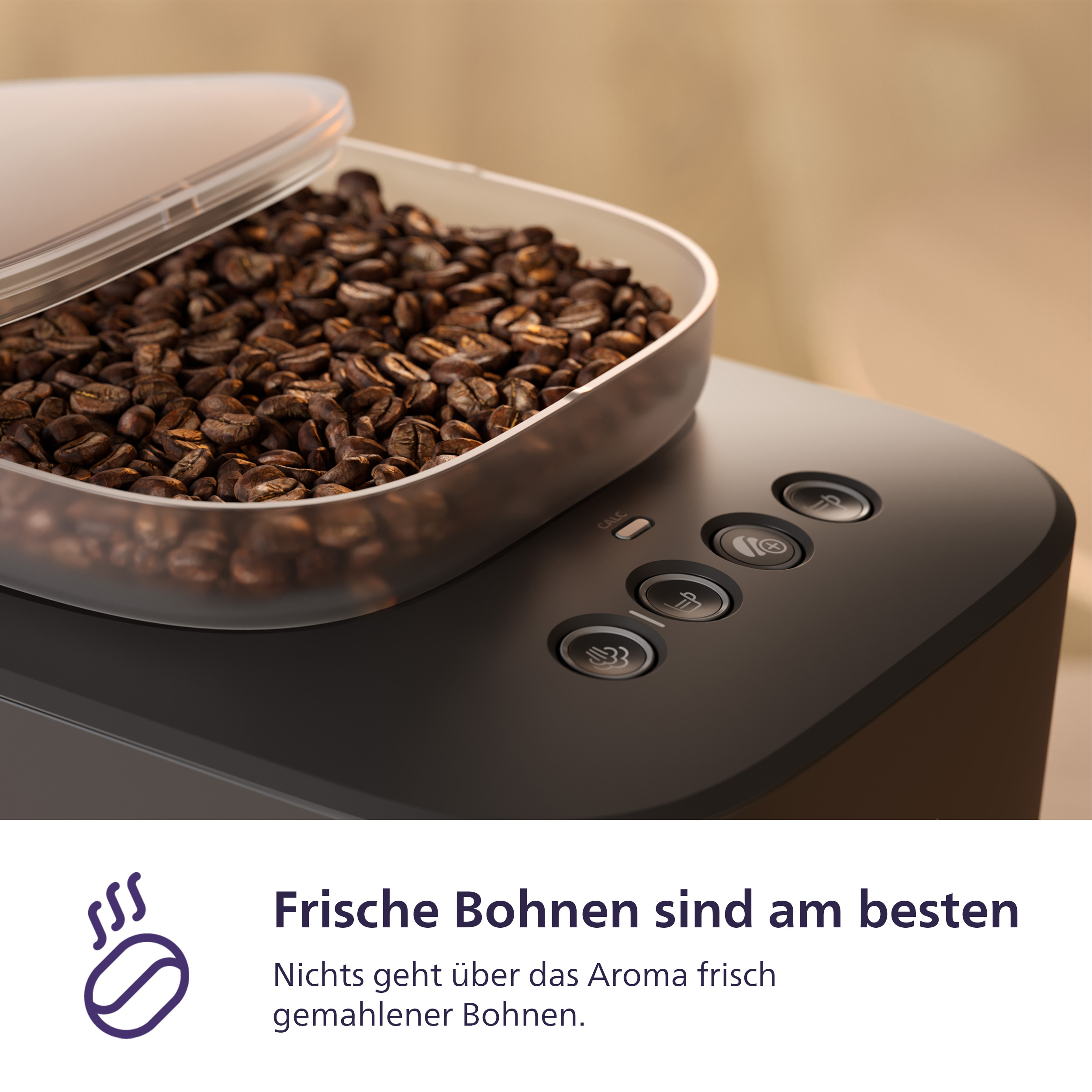 Kaffeemaschine mit frisch gerösteten Bohnen im oberen Behälter und Bedienknöpfen.