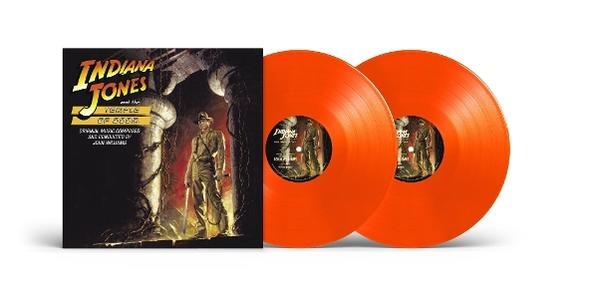 Indiana Jones Schallplattencover und zwei orangefarbene Vinylscheiben.