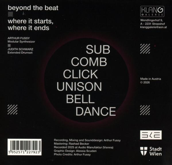 Albumcover mit Text: 'beyond the beat', Künstlerinfos, Titel und Logo.