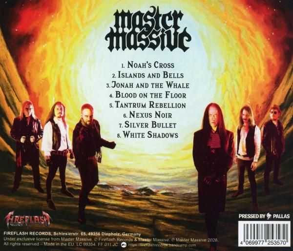 Rückseite des Master Massive Albums mit Bandmitgliedern und Tracklist.