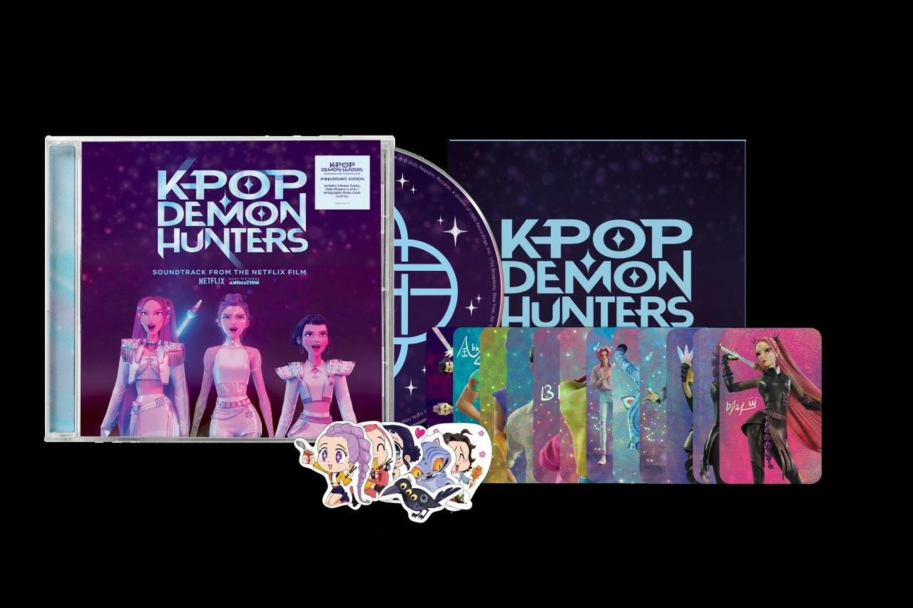 K-Pop Demon Hunters Netflix-Filmsoundtrack-CD, Aufkleber und Charakterkarten.
