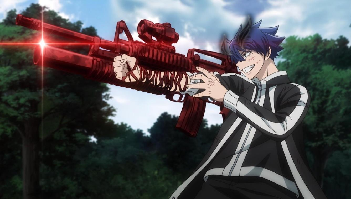 Ein Anime-Charakter mit blauen Haaren hält eine rote Waffe im Freien.