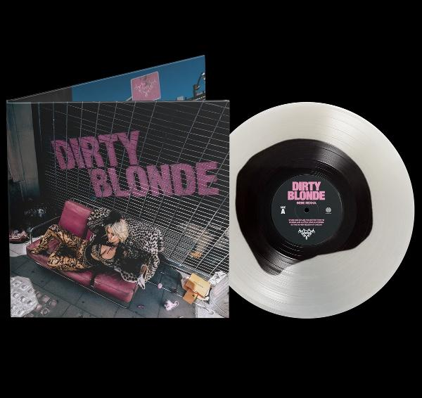 Vinyl-Schallplatte und Albumcover: Eine Frau liegt auf einem roten Sofa, bedeckt mit einem Leopardenmuster-Umhang.