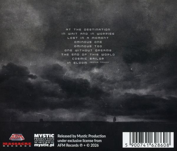 CD-Rückseite mit Songliste und Barcode. Dunkler Himmel, Landschaft.