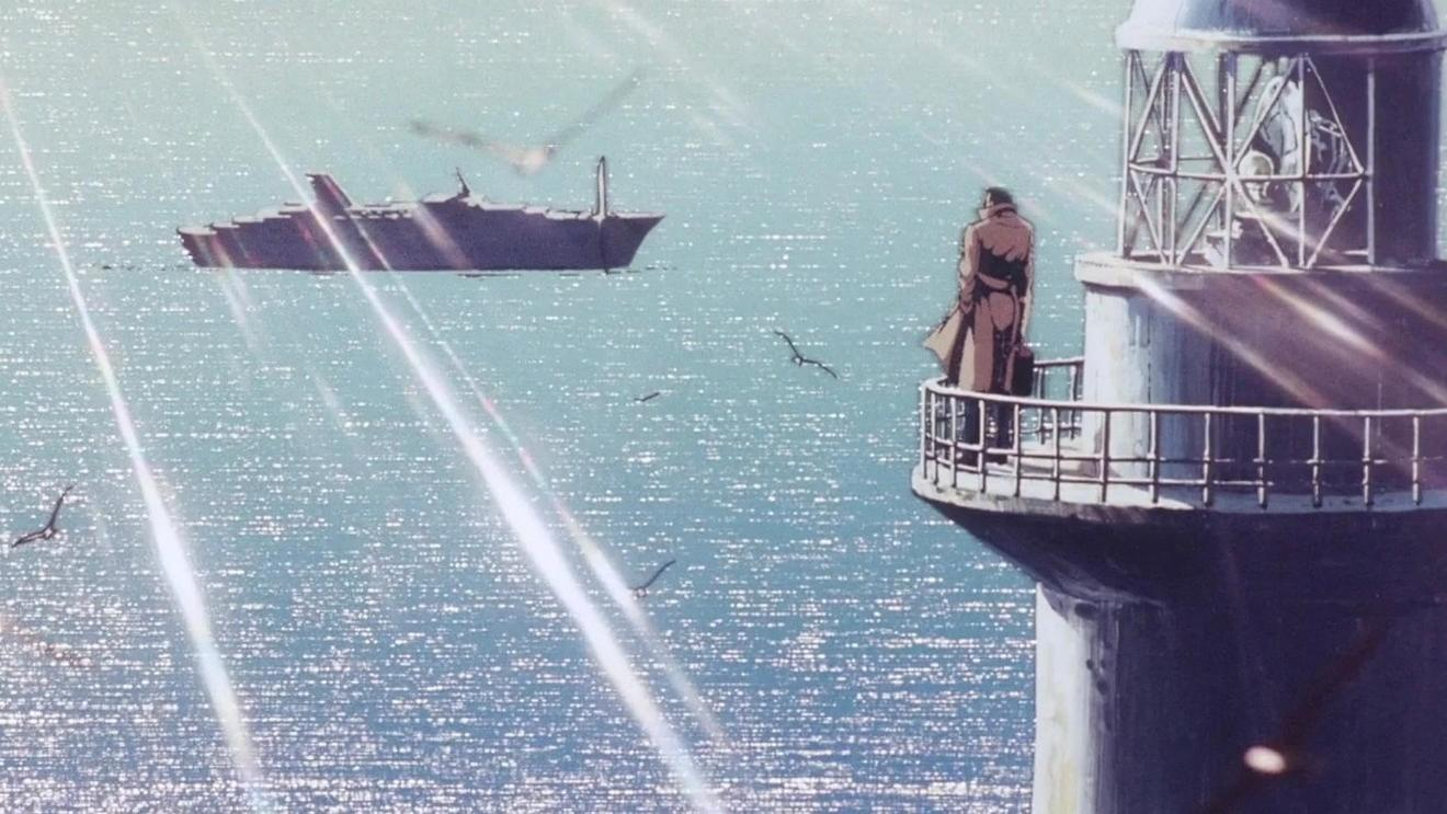 Mann auf Leuchtturmterrasse blickt auf Schiff und Meer mit Möwen.
