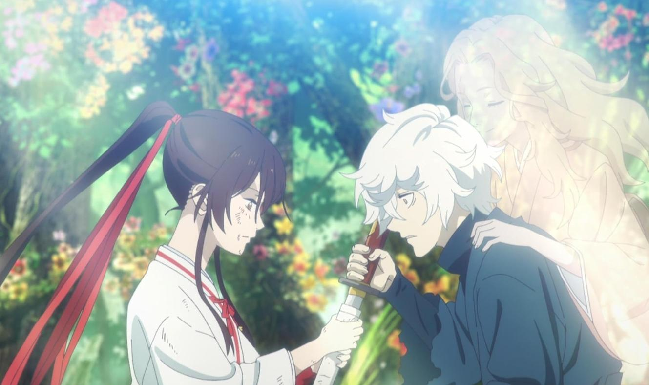 Zwei Anime-Charaktere, ein Mädchen und ein Junge, halten ein Schwert. Ein Geist schaut zu.