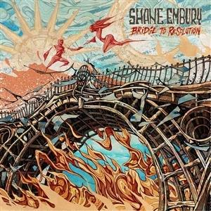 Albumbild mit abstrakten Figuren und einer Brücke, feurigen Elementen und Sonnenstrahl.