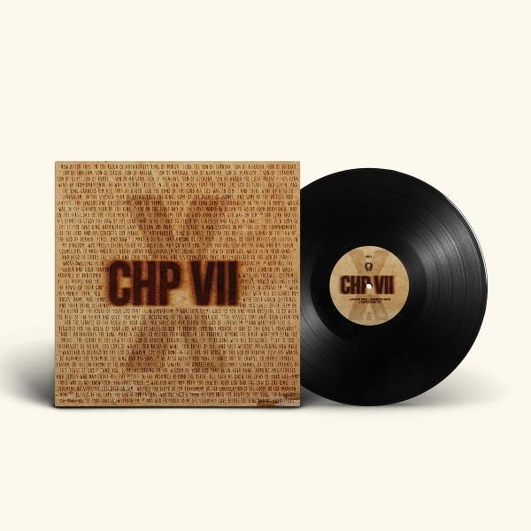 Schallplatte und Hülle mit Text. Die Hülle zeigt "CHP VII".