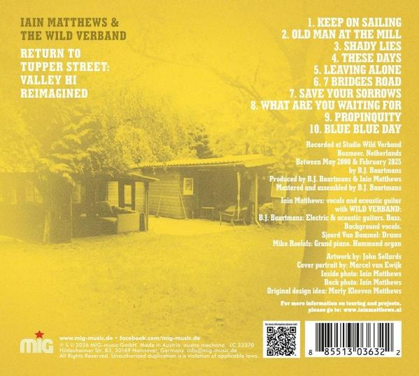 Album-Rückseite mit Titelliste und Credits, im Hintergrund eine Hütte.